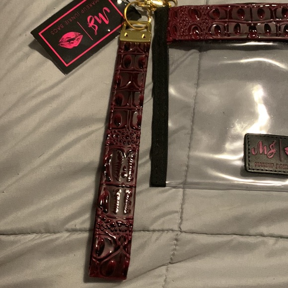 Make Up Junkie Wristlet - Picture 4 of 5
